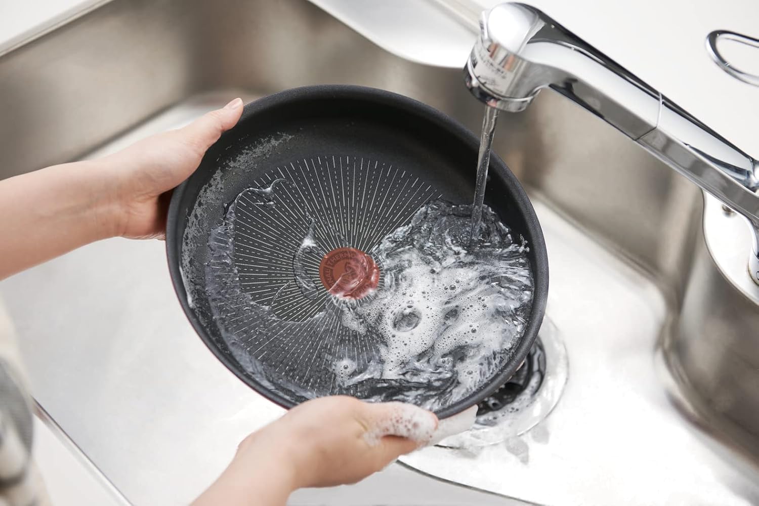 Tefal Ingenio Unlimited On – zestaw 3 garnków 16/18/20 cm + zdejmowana rączka | Nadaje się do kuchenek indukcyjnych, nieprzywierająca powłoka, powłoka tytanowa, Thermo-signal, bez PFOA, można myć w zmywarce i piekarniku