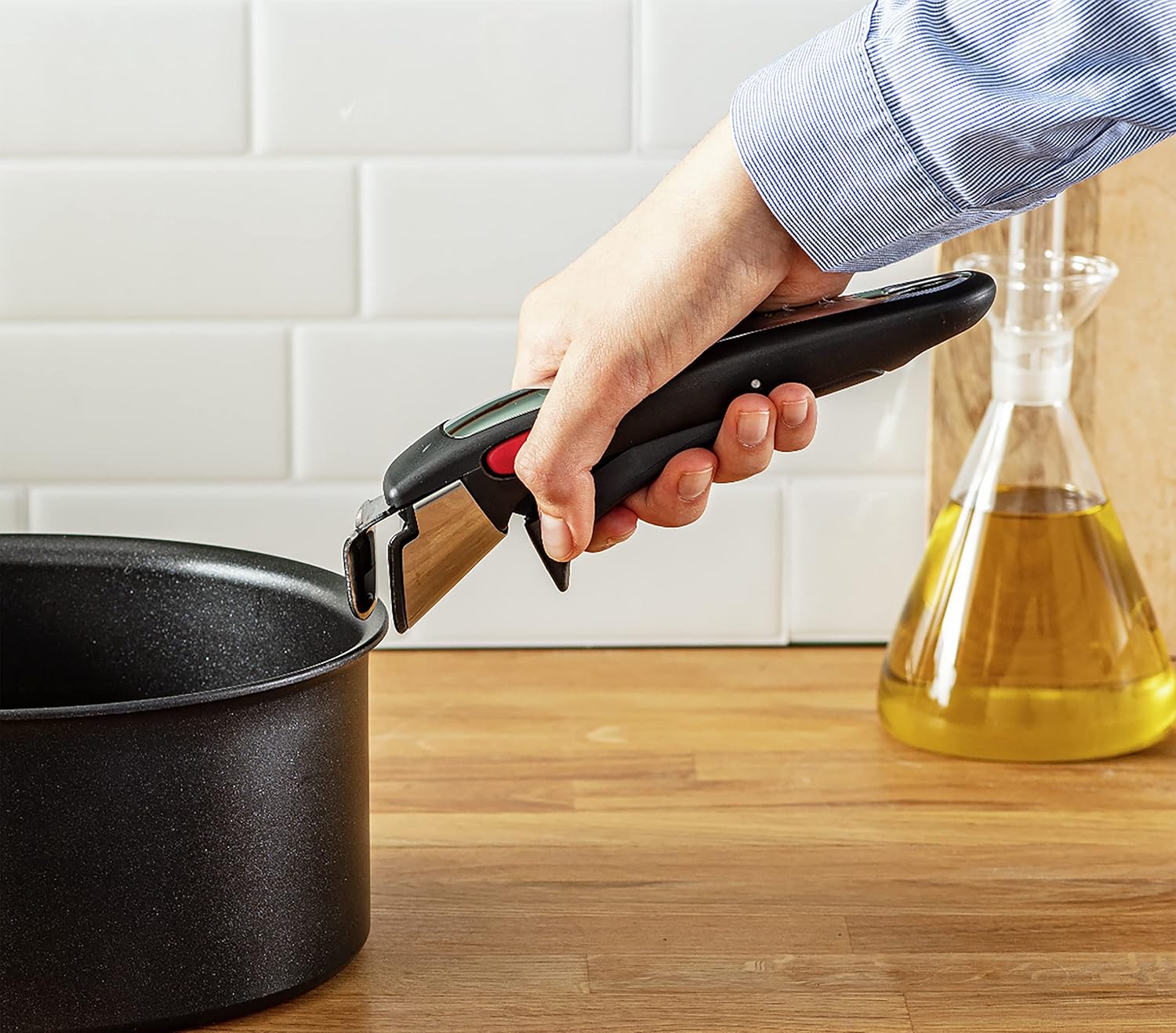 Tefal Ingenio Unlimited On – zestaw 3 garnków 16/18/20 cm + zdejmowana rączka | Nadaje się do kuchenek indukcyjnych, nieprzywierająca powłoka, powłoka tytanowa, Thermo-signal, bez PFOA, można myć w zmywarce i piekarniku