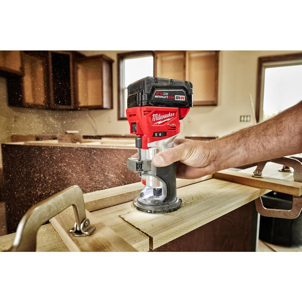 2026 Milwaukee M18 FUEL 18V borstelloze snoerloze combokit (10 gereedschappen) met (2) 5,0 Ah accu's, (1) oplader en (2) gereedschapstassen