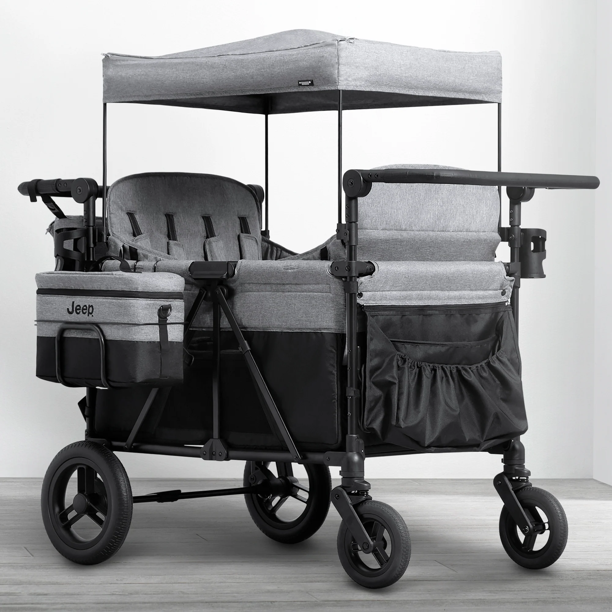 Jeep Wrangler Deluxe Kinderwagen voor 4 Kinderen – Afneembare Kap. Geïsoleerde Tas. Modulaire Zitjes. XXL Opbergruimte. Lekvrije Wielen. Verstelbaar Stuur.
